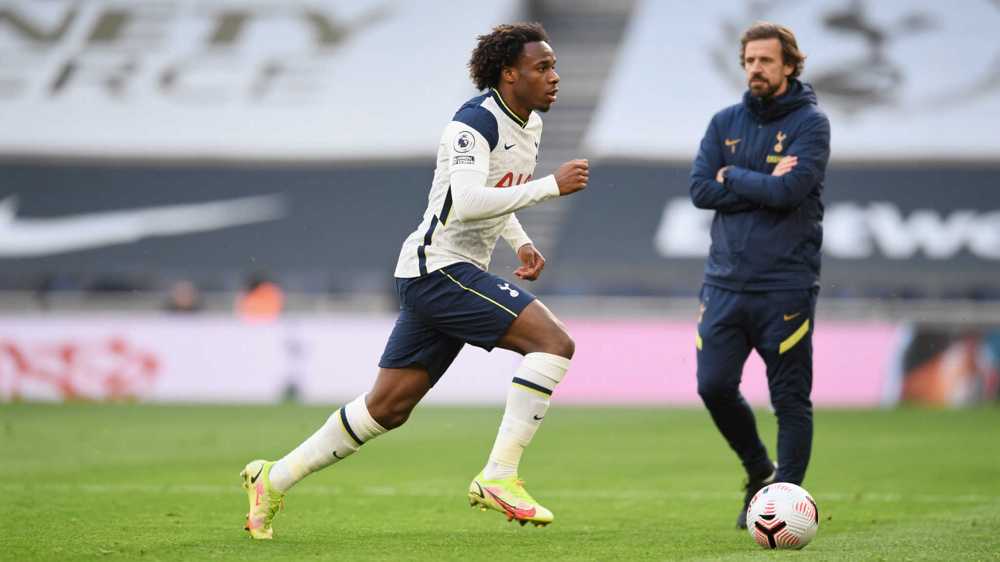 切尔西俱乐部拟保留两名前锋,杰克逊暂时不在出售计划内 切尔西俱乐部拟保留两名前锋,杰克逊暂时不在出售计划内